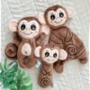 małpki przytulanki, zestaw tuliś małpka, przytulanka małpka i grzechotka małpka, zabawki na prezent i zabawki dla malucha